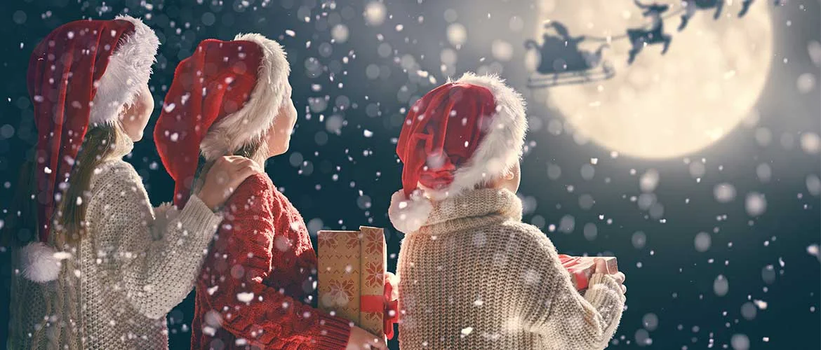 pár ľudí v oblečení