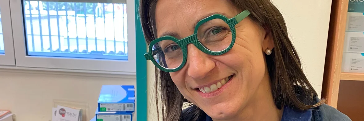 メガネをかけた女性